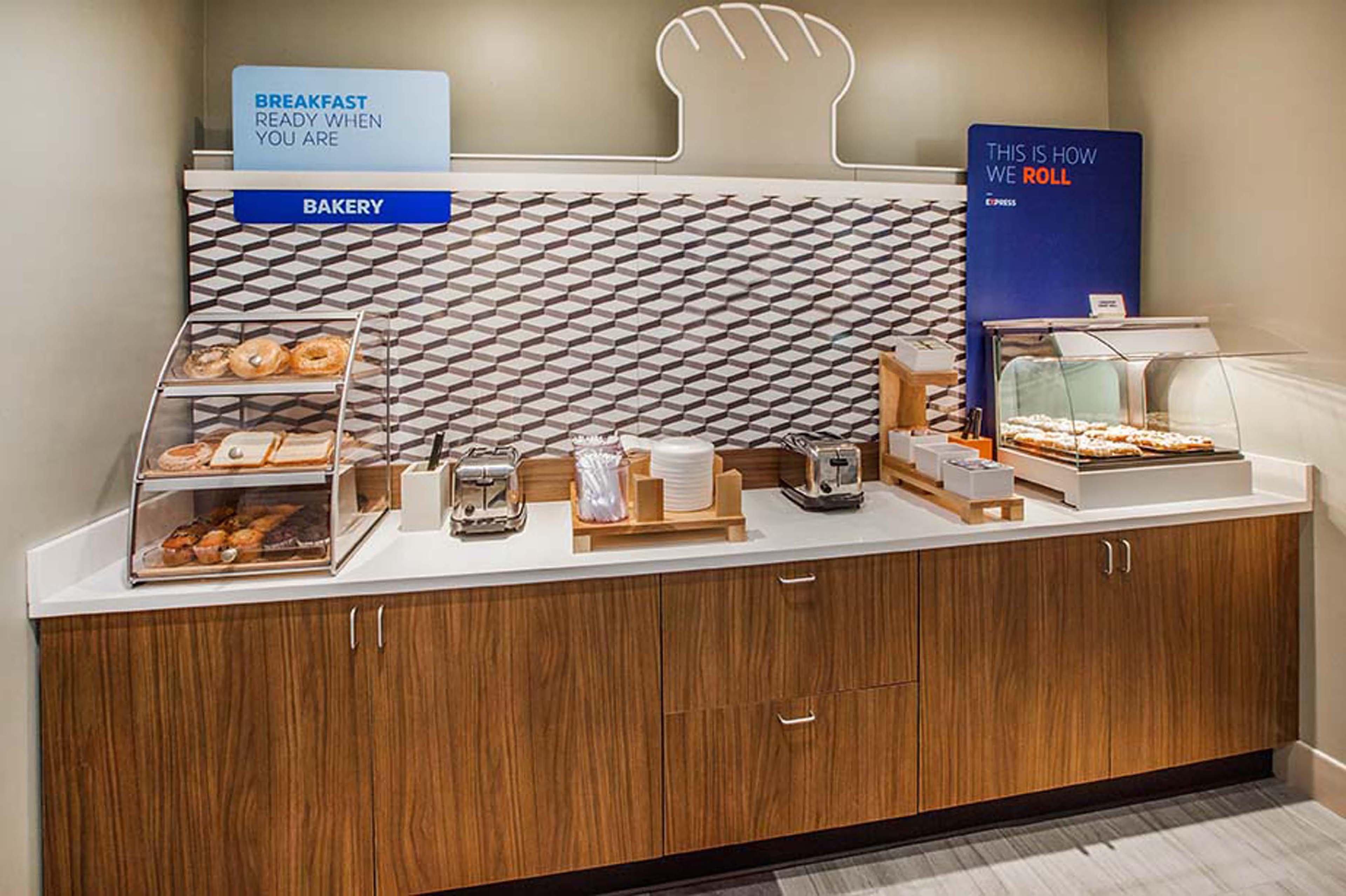 Holiday Inn Express Danville By Ihg Esterno foto