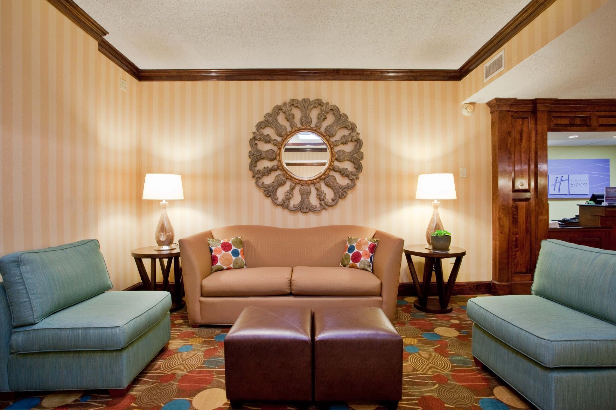 Holiday Inn Express Danville By Ihg Esterno foto