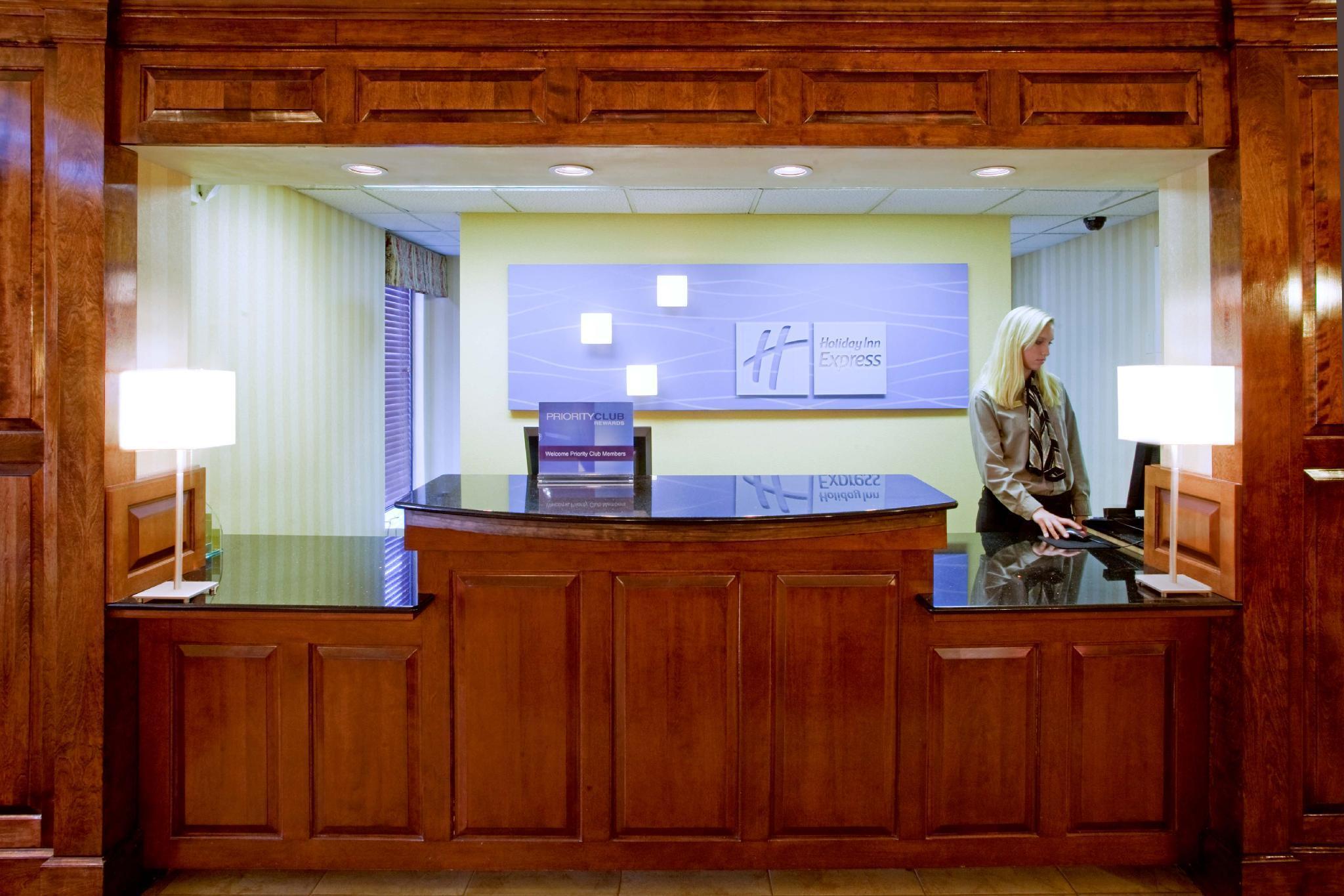 Holiday Inn Express Danville By Ihg Esterno foto