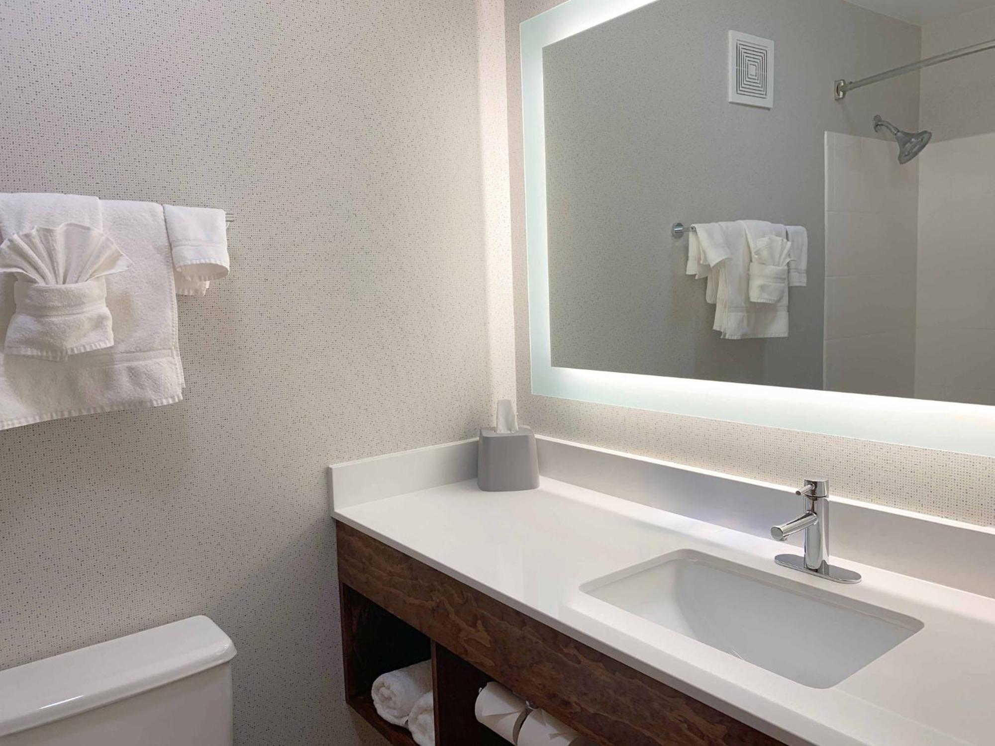 Holiday Inn Express Danville By Ihg Esterno foto