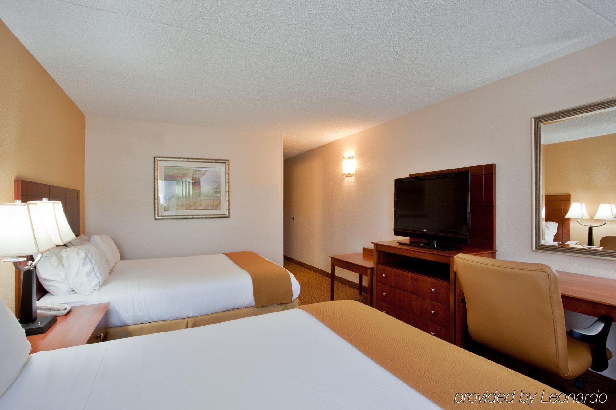 Holiday Inn Express Danville By Ihg Esterno foto