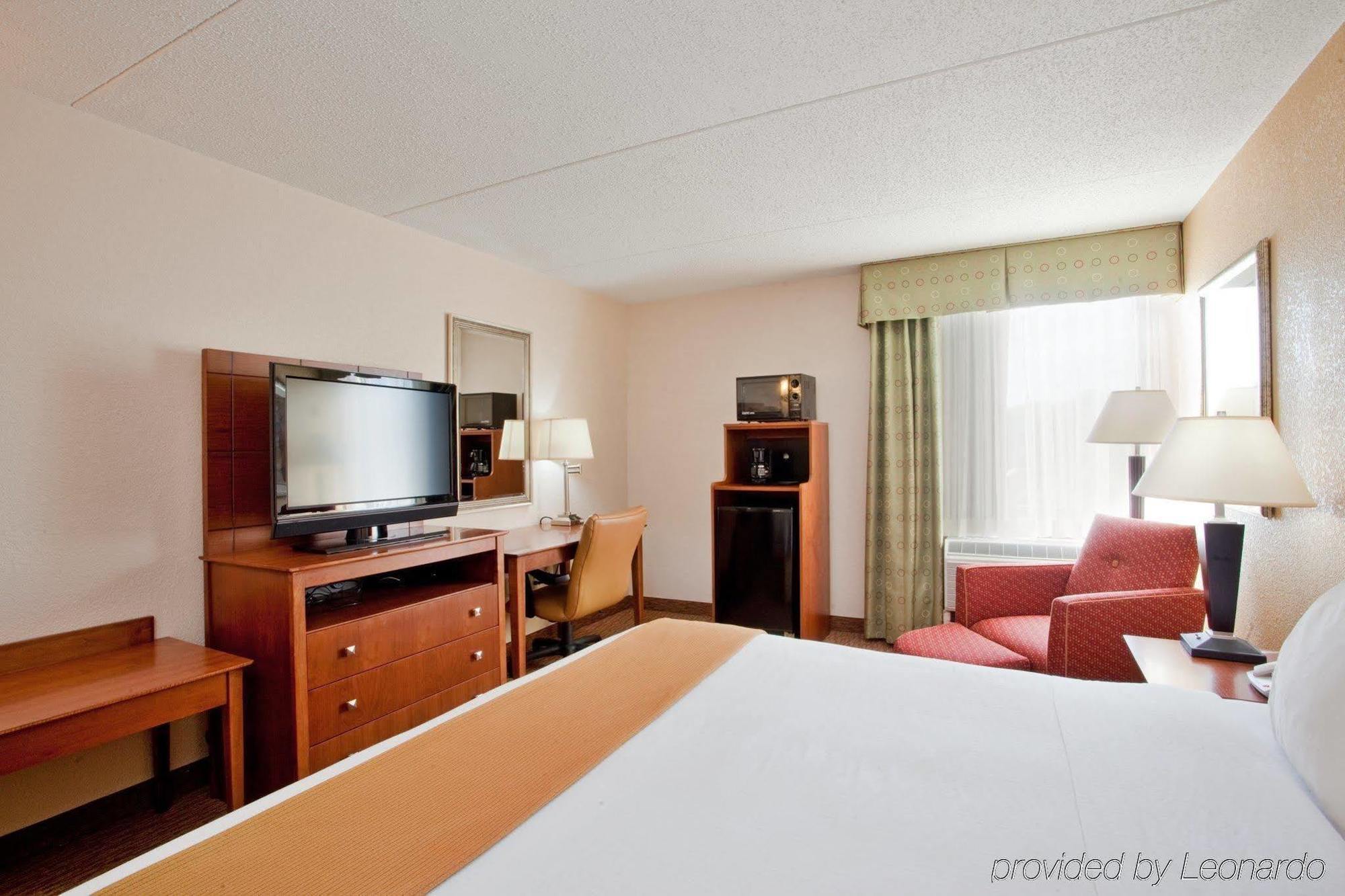 Holiday Inn Express Danville By Ihg Esterno foto