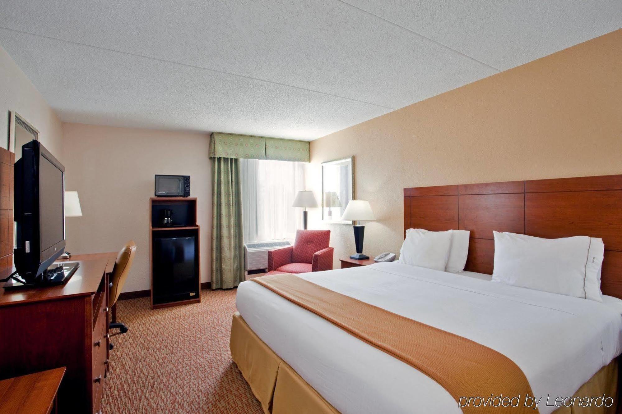 Holiday Inn Express Danville By Ihg Esterno foto