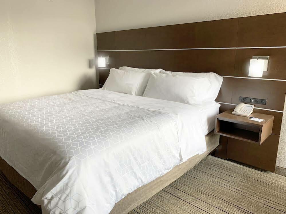 Holiday Inn Express Danville By Ihg Esterno foto