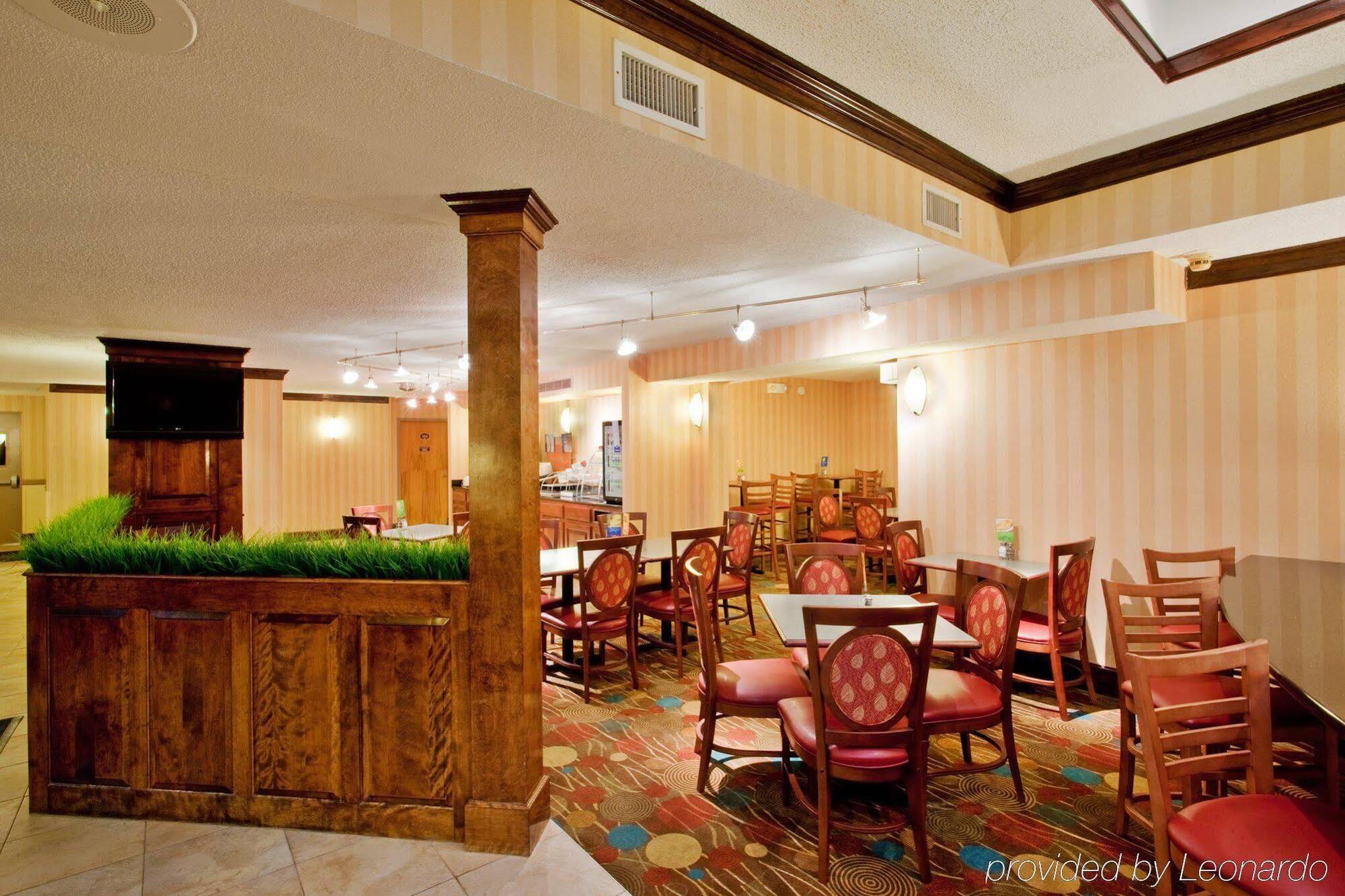 Holiday Inn Express Danville By Ihg Esterno foto