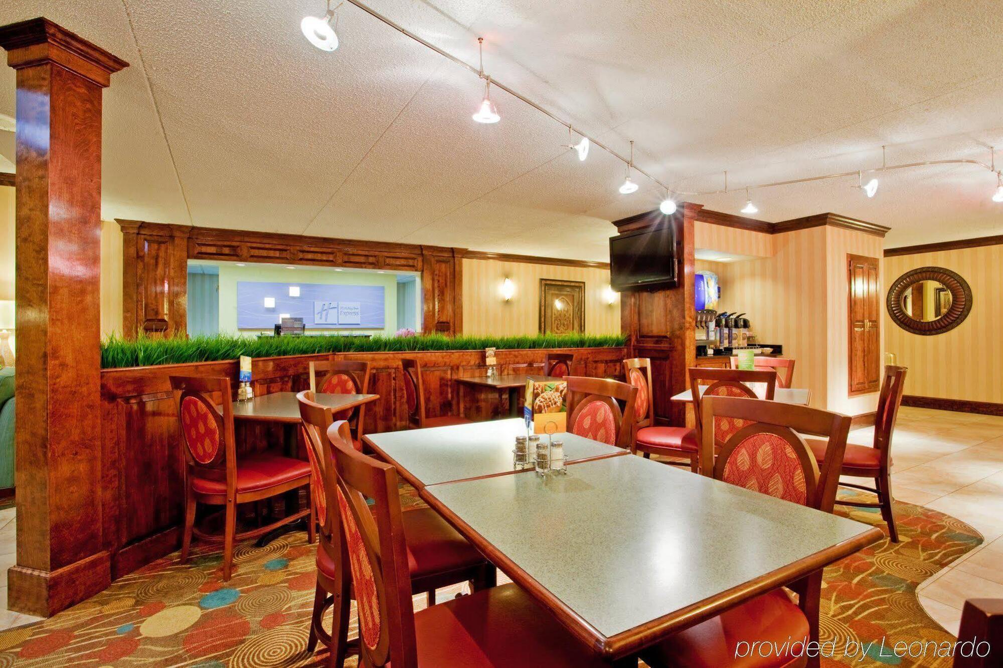 Holiday Inn Express Danville By Ihg Esterno foto