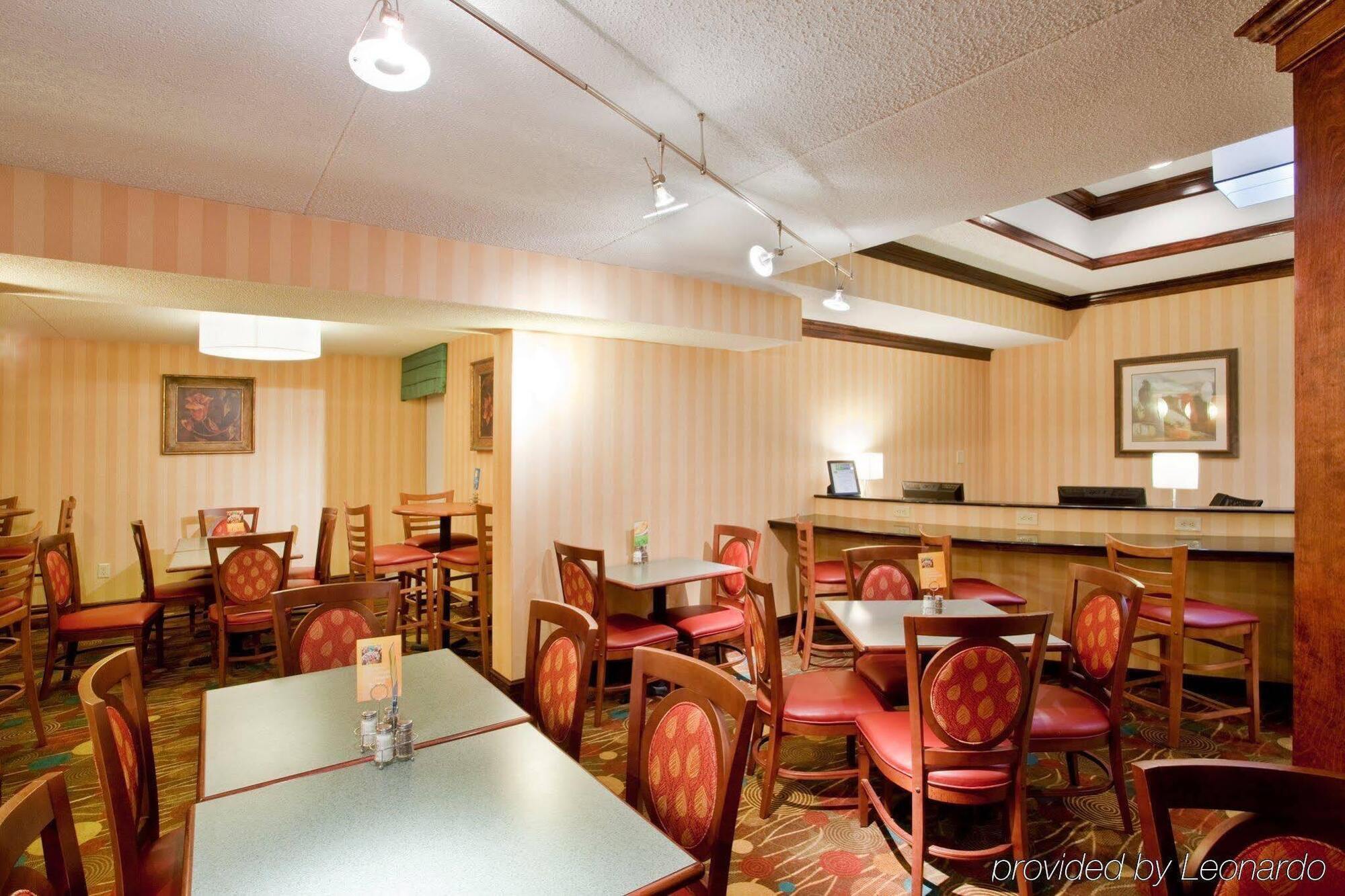 Holiday Inn Express Danville By Ihg Esterno foto